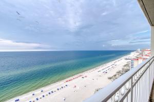 Four-Bedroom Apartment room in All-Suite Colonnades Penthouse with Pool & Gym condo