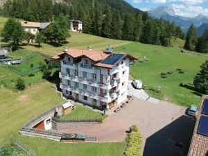 Ciasa Weiss - 维哥迪法萨 Ciasa Weiss - 维哥迪法萨