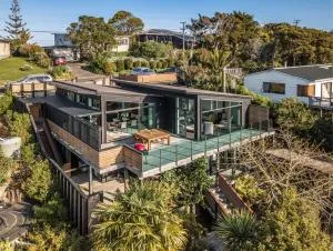 Taonga with Sea Views by Waiheke Unlimited - 棕榈滩