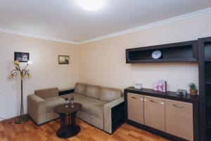 Apart-hotel Centr on street Petropavlovskaya 2 room