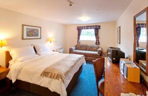 Family Room room in Wee Waif by Greene King Inns