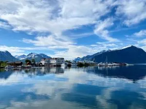 Sunde Fjord Hotel, free and easy parking - 史特林