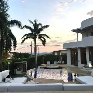 Casa Quinta de Descanso "NUEVA ERA" Via MELGAR - CARMEN DE APICALA -GIRARDOT - Alejandro Bernate