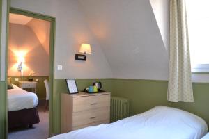 Hotels Hotel Ajoncs d'Or : Chambre Familiale