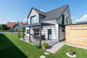 Spacious Family Home near Bled - Modern & Cozy - 特尔日奇