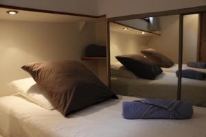 Bateaux-hotels peniche Le Black Mountain : photos des chambres