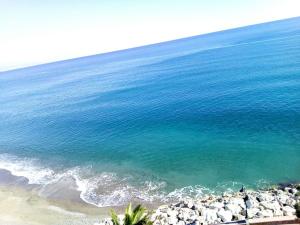 Junto al Mar
