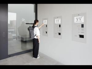 9h nine hours Hakata station