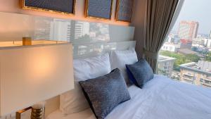 luxury high floor loft pool condo with 2 bedrooms