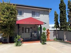 Crest Motor Inn - Queanbeyan