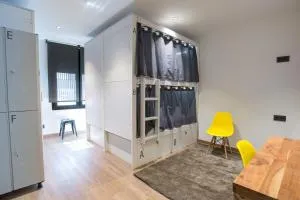 Airhostel Barcelona Airport 24h - 维拉弗兰卡宾纳戴斯