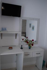 Kouki Maria Rooms Sifnos Greece