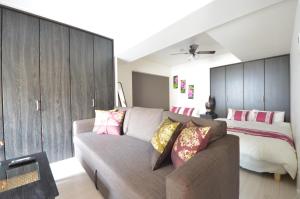 River Side Namba 403