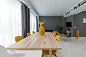 Lujan Deluxe Suites by Valcambre