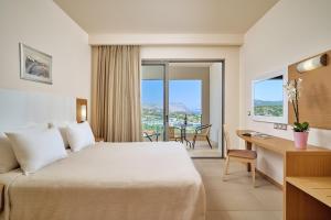 Family Room with Sea View room in Princess Sun Hotel