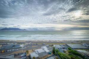 Modern Ocean View 1 Bedroom Apartment 707 Infinity