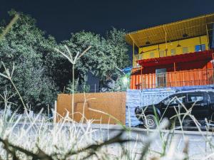 Private Rooms with International Airport View