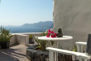 Nostos Apartments Santorini Greece