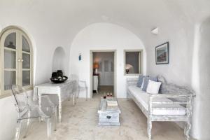 Nostos Apartments Santorini Greece