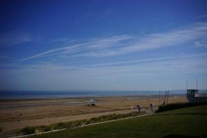 Appartements 57 M2 LES PIEDS DANS l EAU Cabourg : photos des chambres