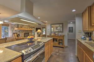 Creekside Frisco Condo with Views and Pool Access!