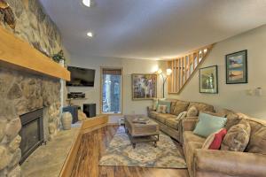 Creekside Frisco Condo with Views and Pool Access!