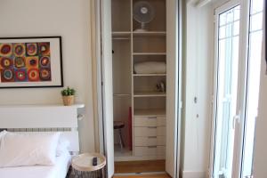 SEAFRONT LUXURY STUDIO - by www,SanSebastianApartments,es