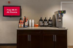 Red Roof PLUS Long Island - Garden City