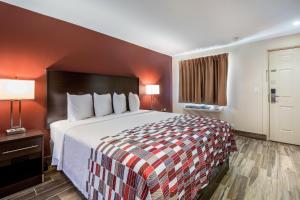 Deluxe King Room - Disability Access/Smoke Free room in Ocean's Edge Hotel Port AransasTX