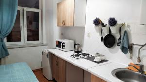 Apartment in the Heart of Rynok Square Романтичні апартаменти на площі Ринок світло є постійно