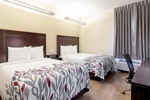 Deluxe Room with Two Double Beds Smoke Free room in Red Roof Inn Locust Grove