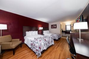 Superior Double Room with Two Double Beds Non-Smoking room in Red Roof Inn Bordentown - McGuire AFB