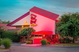 Red Roof Inn PLUS+ West Springfield