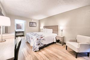 Standard King Room Smoke Free room in Red Roof Inn Dayton - Moraine/U of Dayton