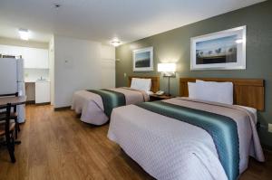 Suburban Studios Winston Salem-University Parkway