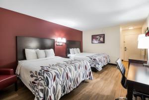 Deluxe Queen Room with Two Queen Beds - Non-Smoking room in Red Roof Inn Murfreesboro