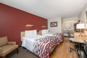 Deluxe Room with Two Double Beds Non-Smoking room in Red Roof Inn Indianapolis South