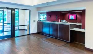 Red Roof Inn PLUS Raleigh Downtown NCSU Conv Center