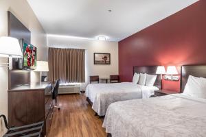 Double Room with Two Double Beds - Smoke Free room in Red Roof Inn PLUS+ San Antonio Downtown - Riverwalk