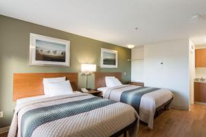 Studio Room with Two Queen Beds Non-Smoking       room in HomeTowne Studios by Red Roof Denver - Thornton
