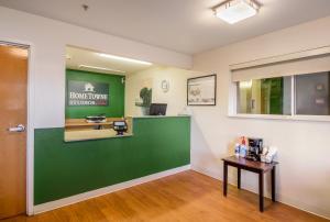 HomeTowne Studios by Red Roof Denver - AirportAurora