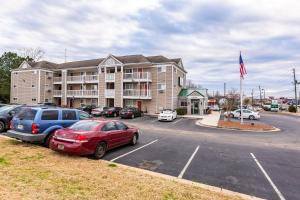 HomeTowne Studios by Red Roof Gainesville, GA