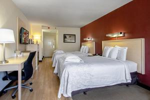 Premium Room with Two Double Beds Smoke Free (Upgraded Bedding & Snack) room in Red Roof Inn PLUS+ West Palm Beach