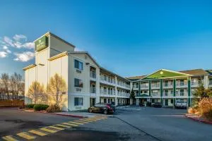 HomeTowne Studios by Red Roof Spokane - Valley - Kellogg