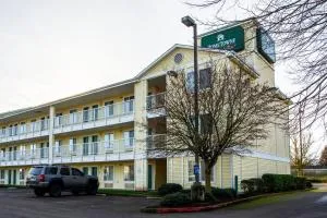 HomeTowne Studios by Red Roof Salem, OR - ميكمينفيل