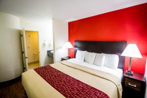 Red Roof Inn Austin - Round Rock - image 2