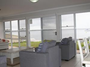 The Clippers 1 fabulous waterfront unit