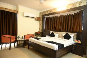 Ganga Darshanam Guesthouse at Dashashwamedh Ghat