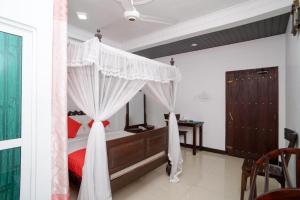 Shirantha Hotel