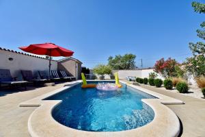 Spacious apartment with private pool